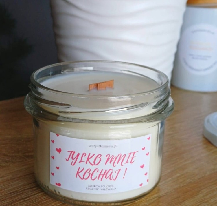 swieca-sojowa-w-sloiku-tylko-mnie-kochaj.jpg