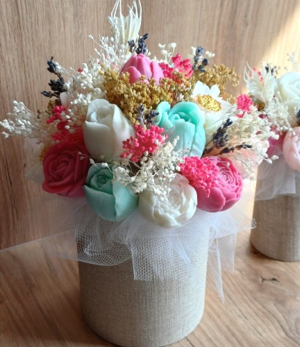 sredni-flower-box-z-wosku-sojowego-kolorowy