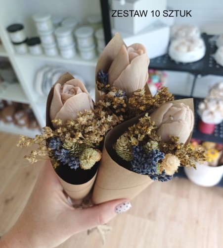 wiosenne-podziekowania-dla-gosci-tulipany-z-wosku.jpg