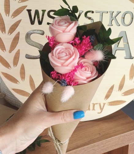 Duzy-bukiet-kwiatow-z-wosku-sojowego-w-rozku-30cm-elegancki-prezent.jpg